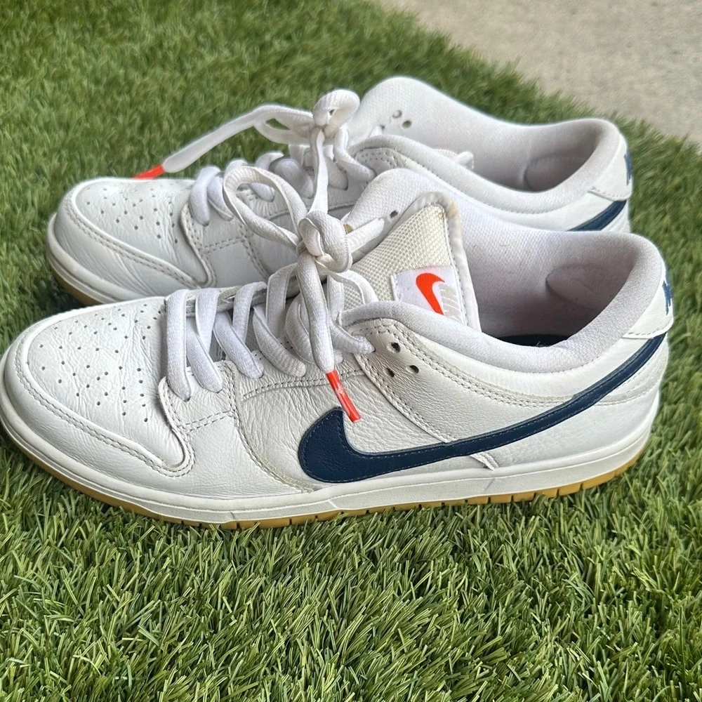 Nike but gently dunks